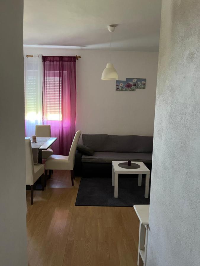 Apartment Ruzica Sukosan Luaran gambar
